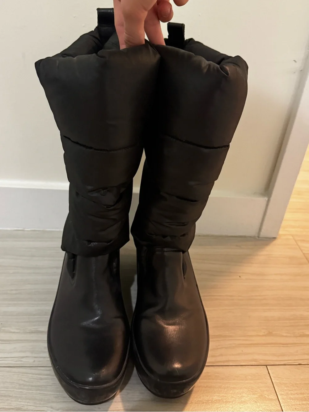 Tory Burch Black Puffer Winter Boots Size 11